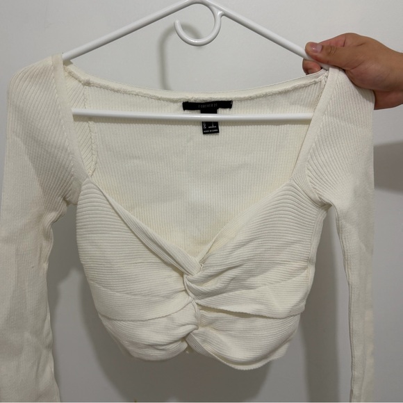 Forever 21 Tops - Forever 21 Cream Twist Front Crop Top
